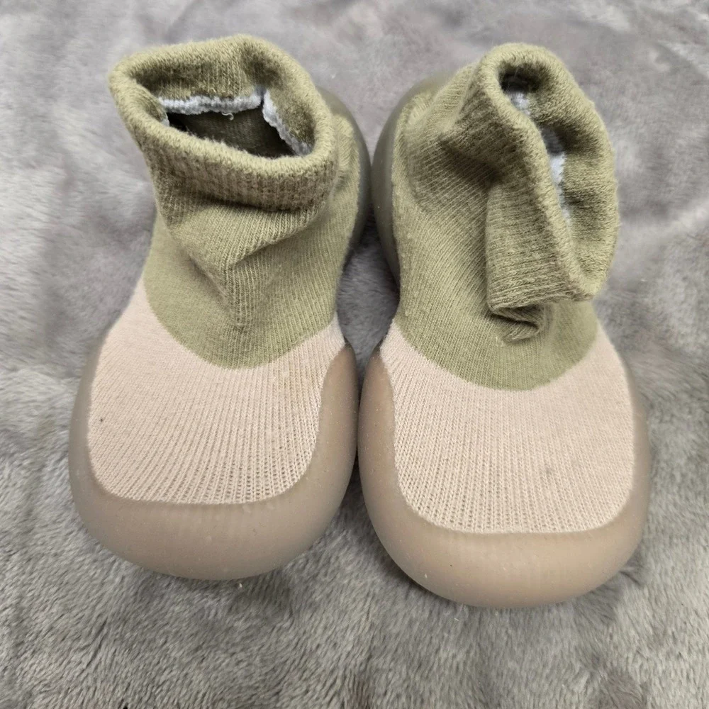Unbranded Baby Sock Shoes Olive Green Beige Rubber Sole EU 18/19 First Walkers